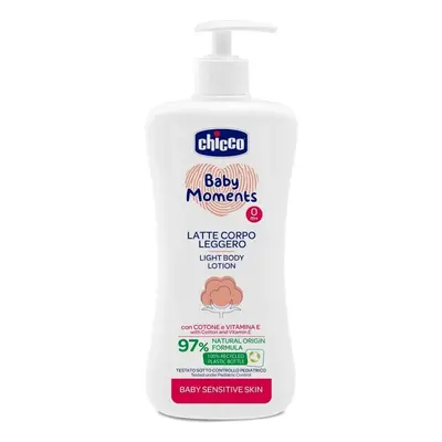 CHICCO Gyengéd testtej adagolóval Baby Moments Sensitive 97%-ban természetes összetevők ml