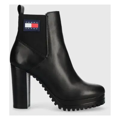 Tommy Jeans bőr csizma TJW NEW ESS HIGH HEEL BOOT fekete, női, lapos talpú, EN0EN02439