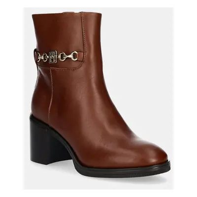 Tommy Hilfiger bőr csizma TH CHAIN LEATHER MID HEEL BOOTIE barna, női, magassarkú, FW0FW08183