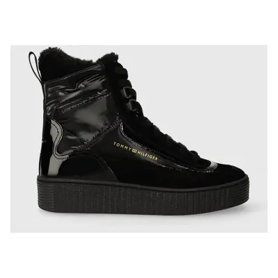 Tommy Hilfiger bokacsizma PATENT LACEUP CITY SNOW BOOT fekete, női, enyhén téliesített, platform