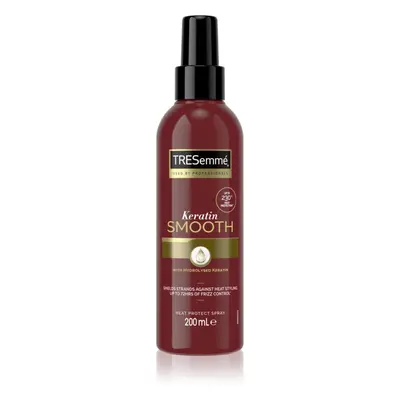 TRESemmé Keratin Smooth spray a hajformázáshoz, melyhez magas hőfokot használunk 200 ml