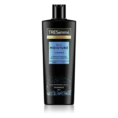 TRESemmé Rich Moisture hidratáló sampon E-vitaminnal Pro Style Technologie™ 400 ml