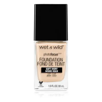 Wet n Wild Photo Focus mattító folyékony alapozó árnyalat Soft Ivory 30 ml