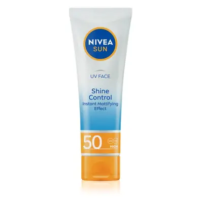 Nivea SUN UV FACE gyengéd mattító arckrém napozáshoz SPF 50 50 ml