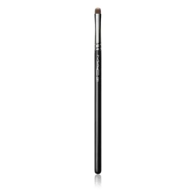 MAC Cosmetics 231 Small Shader Brush ecset a szemhéjfesték applikálására 1 db