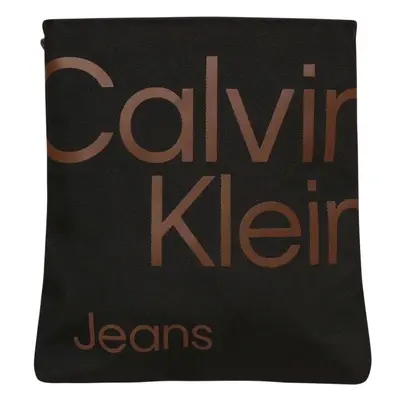 Calvin Klein SPORT ESSENTIALS FLATPACK18 AOP Oldaltáska, fekete, méret