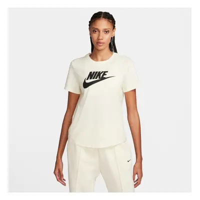 Nike Sportswear Essentials