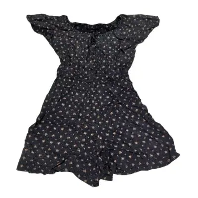 Női S-es fekete alapon virágos playsuit