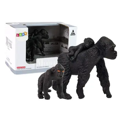 Gorilla figura kölykökkel