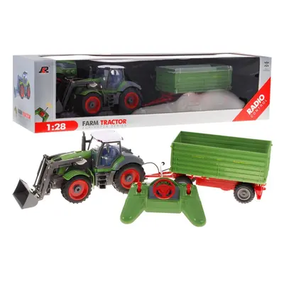 Zöld R/C távirányítós traktor pótkocsival