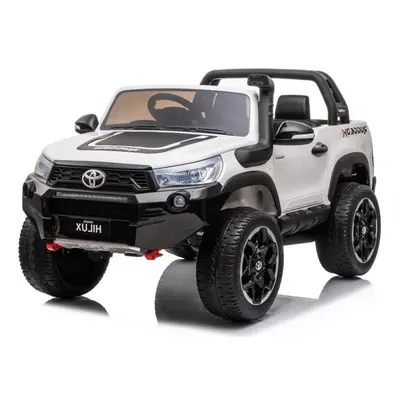 Gyermek elektromos kisautó Toyota Hilux 4x4 fehér