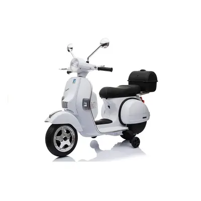 Vespa elektromos gyerekrobogó fehér