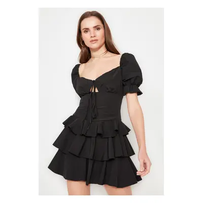 Trendyol Black Open Derék/Gördeszkás Flounce Poplin elegáns estélyi ruha