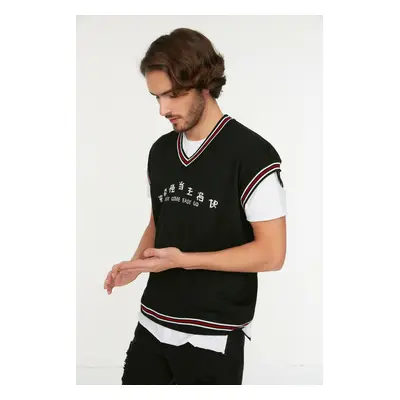 Trendyol Black Regular Fit V Neck Letter Detailed Knitwear Sweater