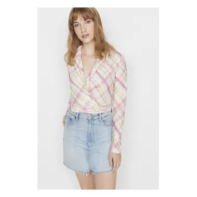 Trendyol Multi-colored Plaid/Check Crepe Knitted Blouse with Double Breasted Collar