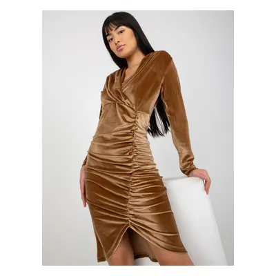 Női ruha Fashionhunters Camel Brown