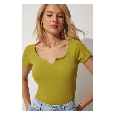 Happiness İstanbul Women's Oil Green Heart Neck Ribbed Crop Knitted Blouse