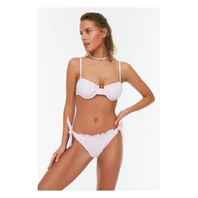 Trendyol Powder Gingham texturált fodros normál bikini alsó