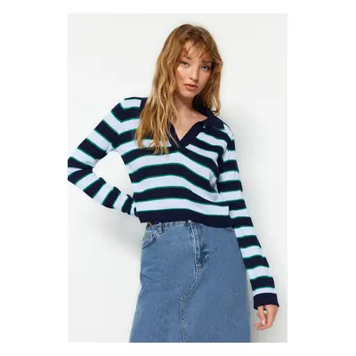 Trendyol Navy Blue Crop Color Block kötöttáru pulóver