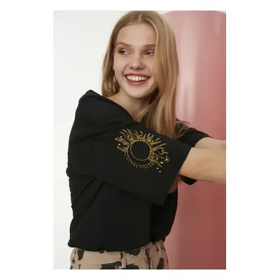 Női póló Trendyol Sun&Moon embroidery