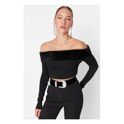 Trendyol Plush Detailed Crop Blouse in Black