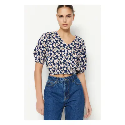 Trendyol Navy Blue Crop Woven Floral Blouse