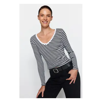 Trendyol Black Striped Ribbed V-Neck Fitted Long Sleeve Crop Stretchy Knitted Blouse