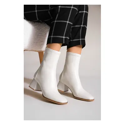 Marjin Women's Heeled Boots Flat Toe Zippered At The Back Nayi ecru.