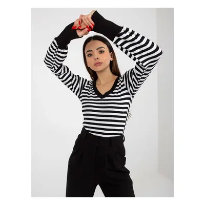 BASIC FEEL GOOD black and white ribbed blouse with V-neck