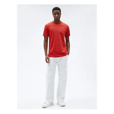 Koton Basic T-shirt with a Crew Neck Short Sleeves, Slim Fit.