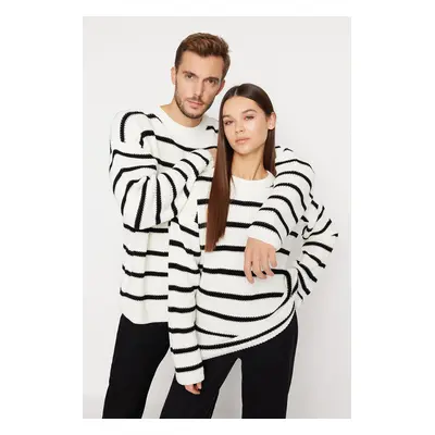 Trendyol Ecru Unisex Oversize Fit Wide Fit Crew nyak csíkos kötöttáru pulóver