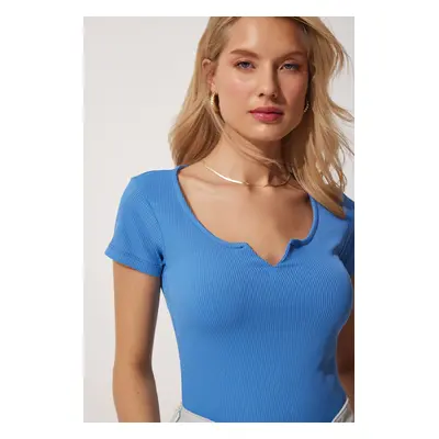 Happiness İstanbul Women's Blue Heart Collar Corduroy Knitted Crop Blouse