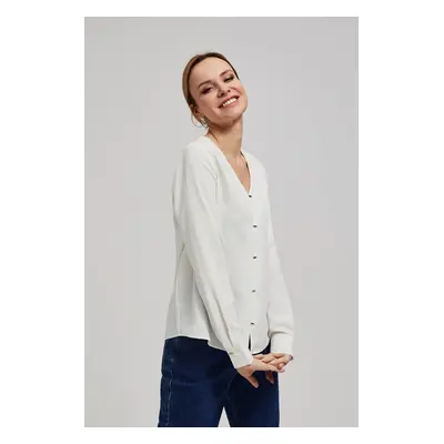 V-neck shirt with fine buttons