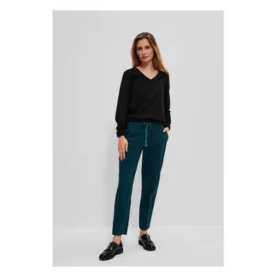 Trousers with fold