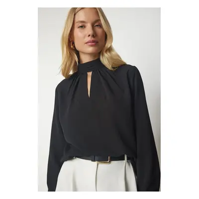 Happiness İstanbul Women's Black Window Detail Flowy Crepe Blouse