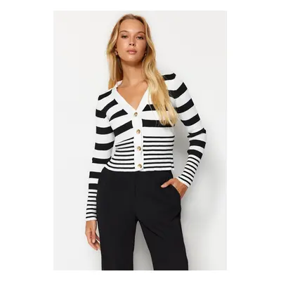 Trendyol Black Crop csíkos prémium kötöttáru Cardigan