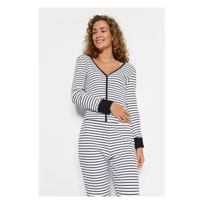 Trendyol Black and White Striped Cuff and Pile Detailed T-shirt-Jogger Knitted Pajamas Set