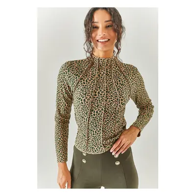 Olalook Women's Leopard Green Patchwork High-Neck Lycra Crop Top