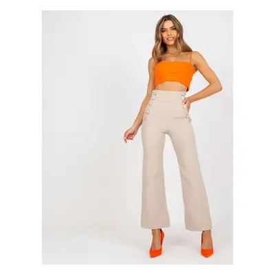 Elegant beige trousers with pockets