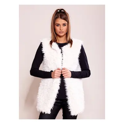 Ecru vest made of eco-fur