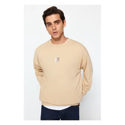 Trendyol Beige Men's Oversize/Wide Cut Crew Neck Long Sleeve Text Printed Sweatshirt.