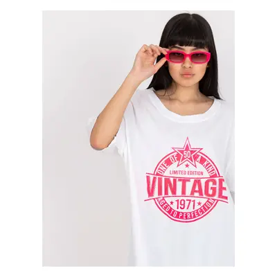 White and pink loose T-shirt with appliqué