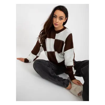 Loose brown-and-white classic sweater with squares