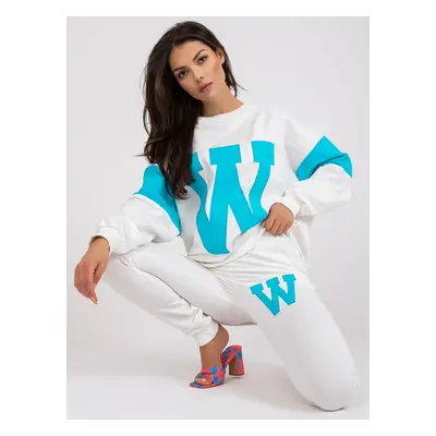 White and blue sweatshirt set with round neckline