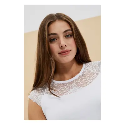 Blouse with lace