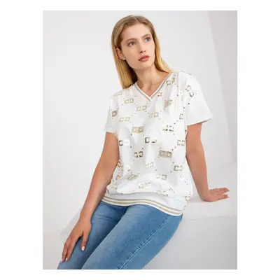 White blouse in larger size with print and appliqué