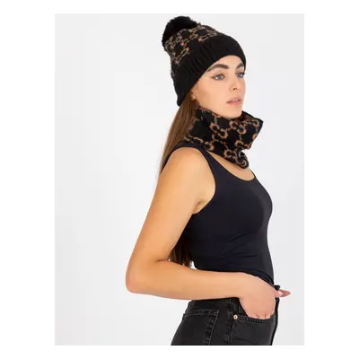 Women's winter cap of black and camel pattern