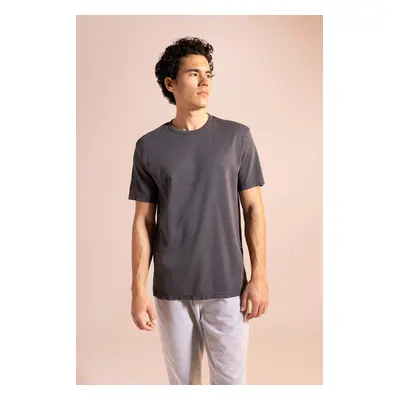 DEFACTO Regular Fit Crew Neck Basic Short Sleeve T-Shirt