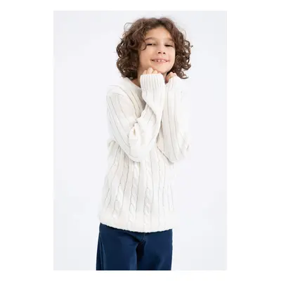 DEFACTO Boy Regular Fit Crew Neck Knitwear Sweater