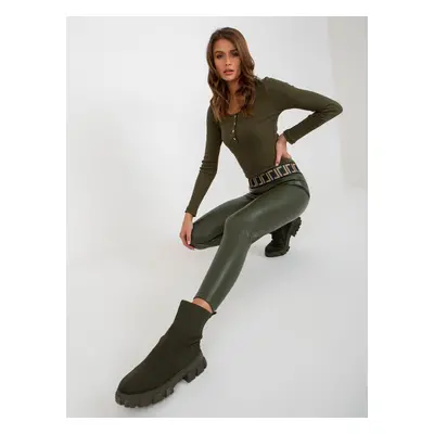 Khaki insulated leggings made of eco-leather